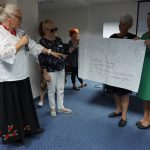 Liderzy 60+ podczas warsztatów artystycznych w Sursum Corda 11