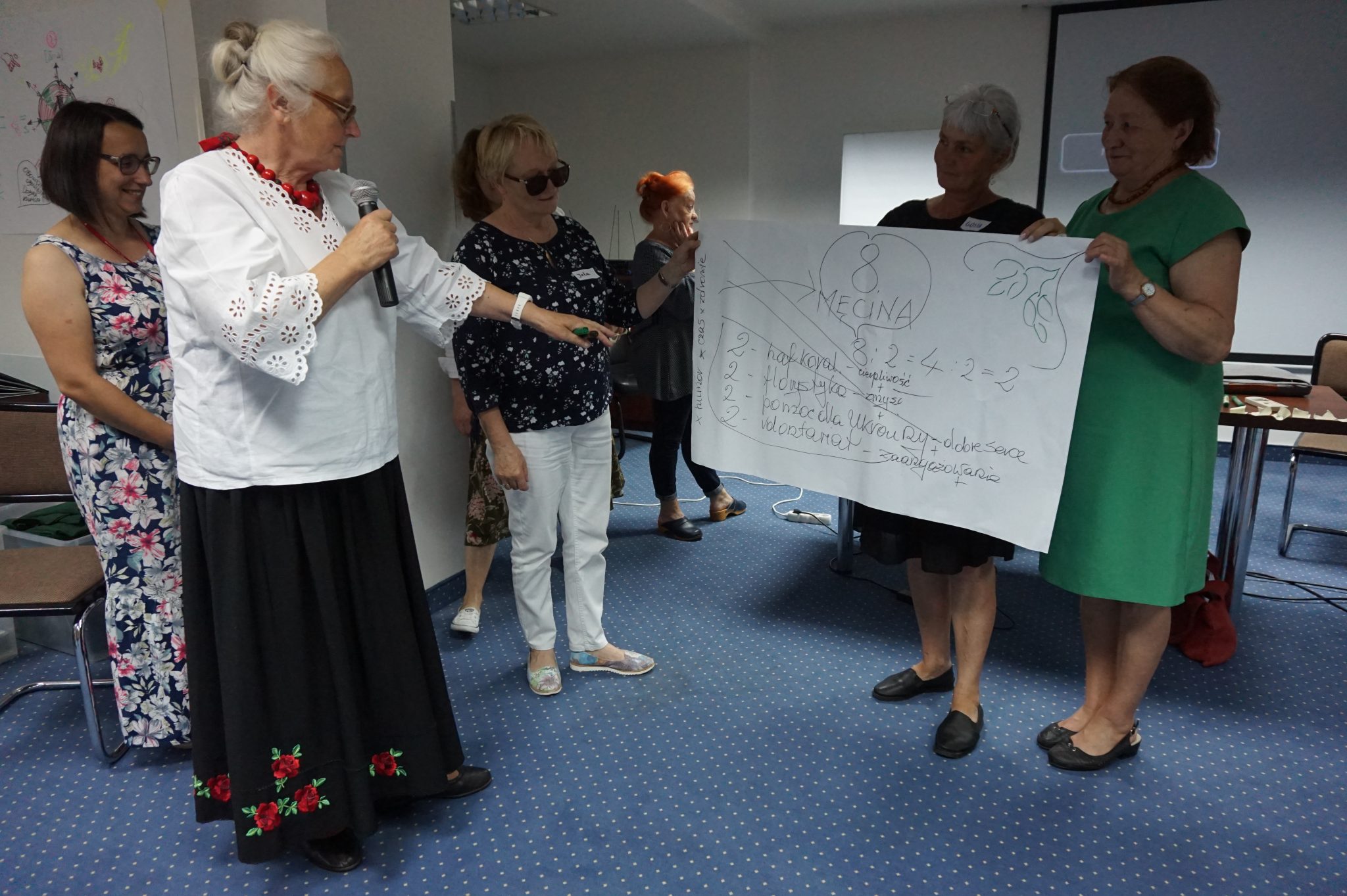 Liderzy 60+ podczas warsztatów artystycznych w Sursum Corda 11