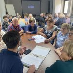 Liderzy 60+ podczas warsztatów artystycznych w Sursum Corda 20