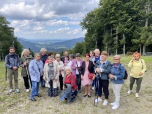 Re-wizyta – Seniorzy z Łososinie Dolnej z wizytą u zaprzyjaźnionej grupy w Dobrej