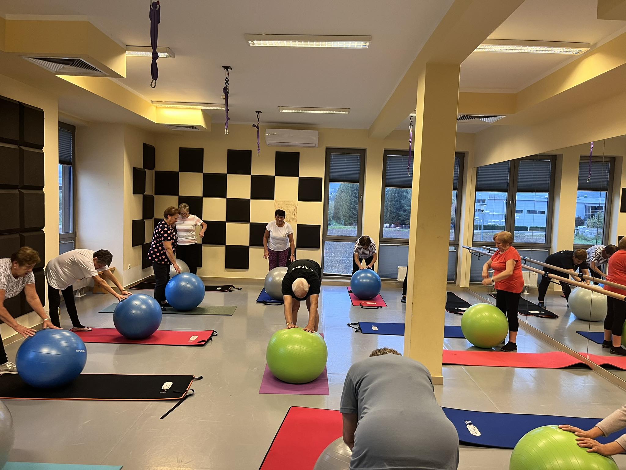 Zdrowy Kręgosłup – warsztaty fizyczne dla seniorów 4