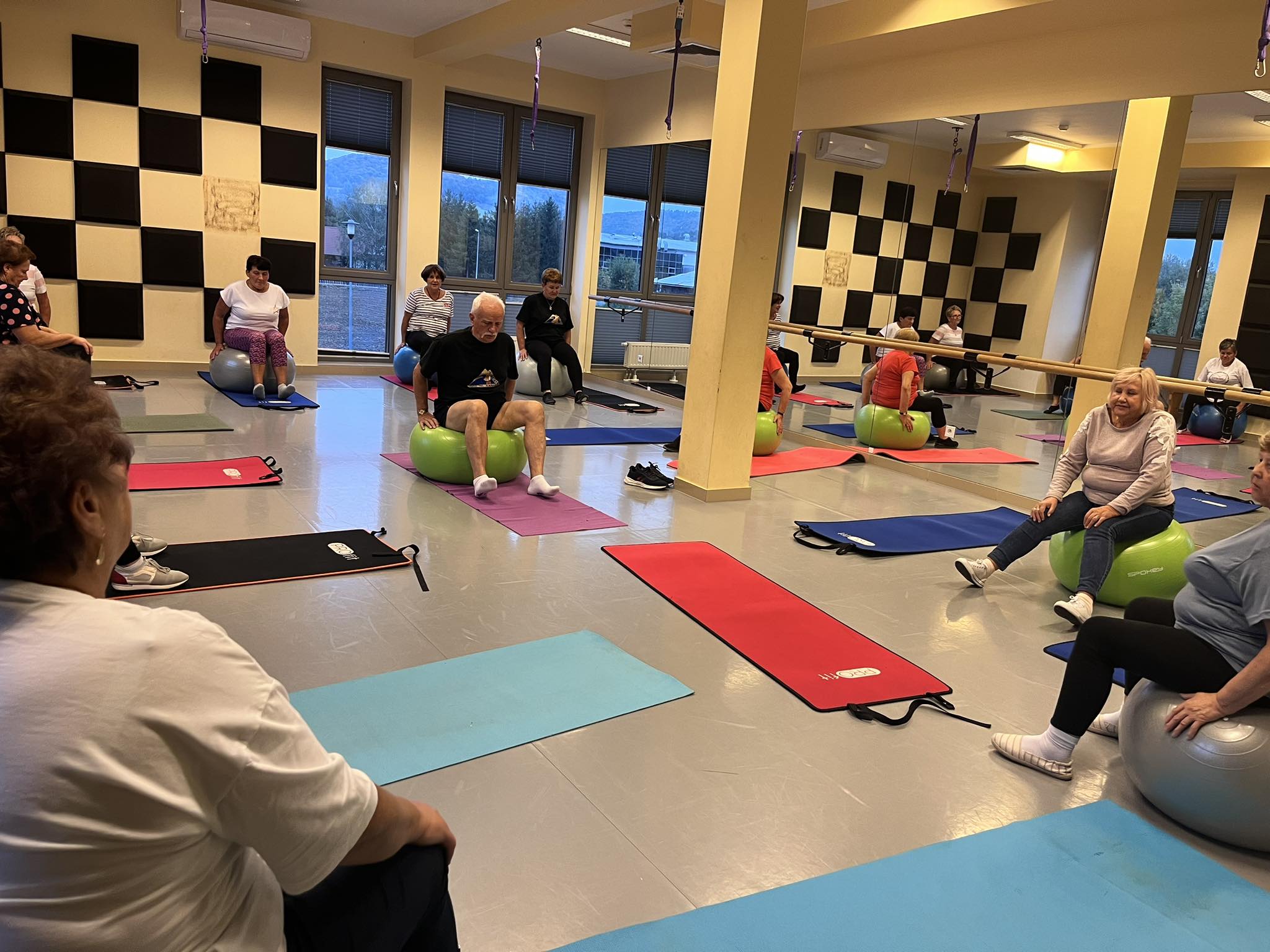 Zdrowy Kręgosłup – warsztaty fizyczne dla seniorów 5