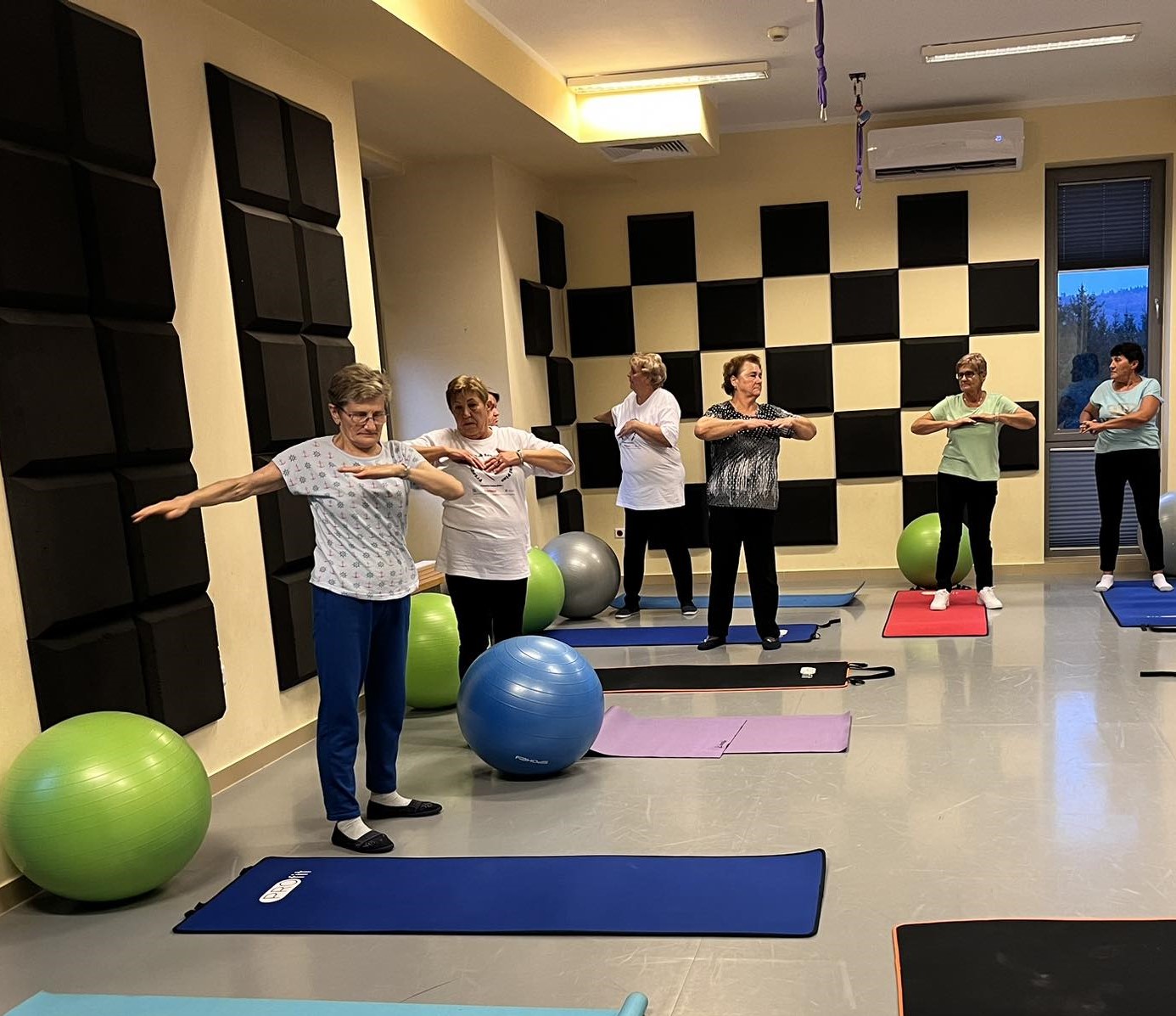 Zdrowy Kręgosłup – warsztaty fizyczne dla seniorów 7